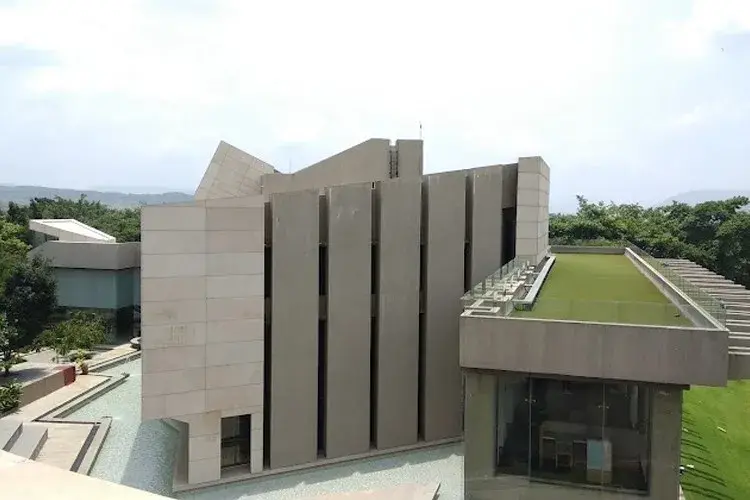 Flame School of Business, Pune