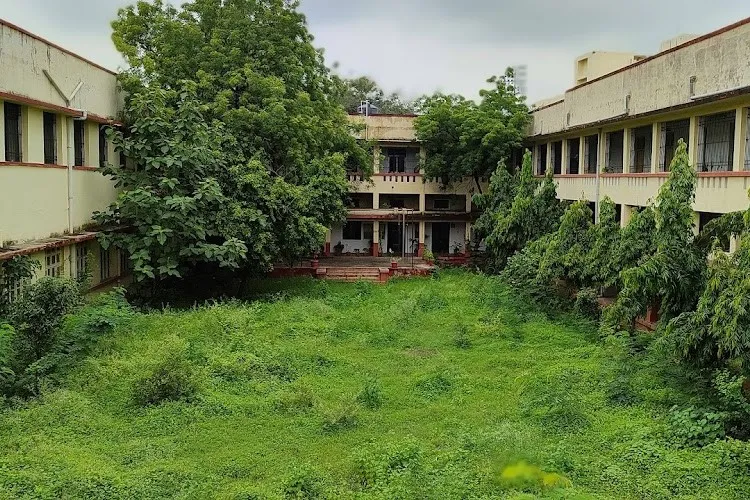 Government Nagarjuna Post Graduate College of Science, Raipur