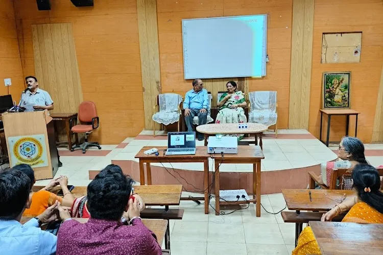 Government Nagarjuna Post Graduate College of Science, Raipur