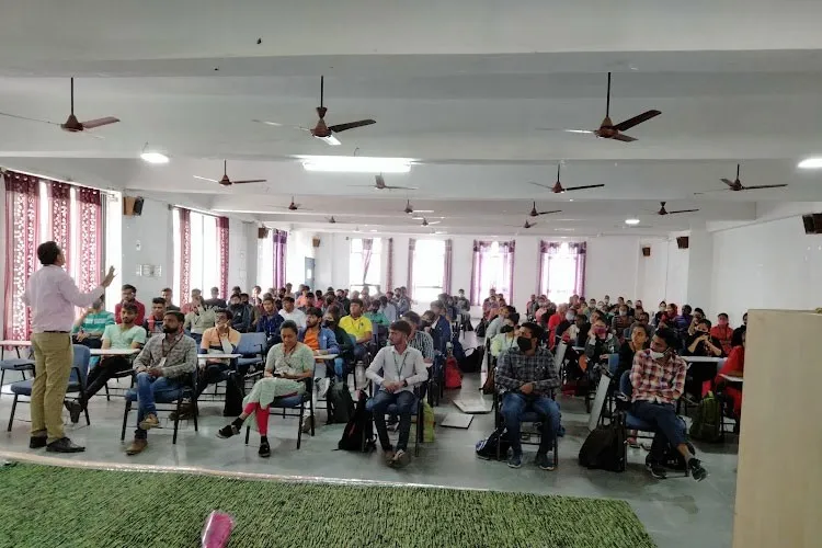 Grow More School of Architecture, Himmatnagar