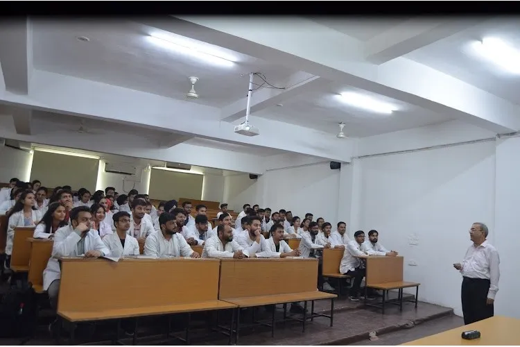 GS Medical College and Hospital, Hapur