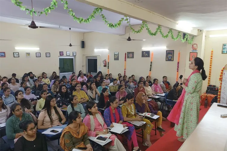 Guru Nanak College of Education, New Delhi