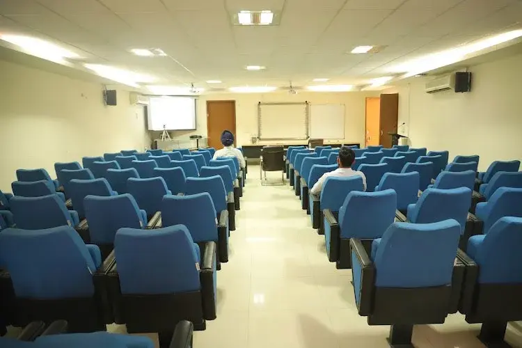 Guru Nanak Khalsa College, Yamuna Nagar
