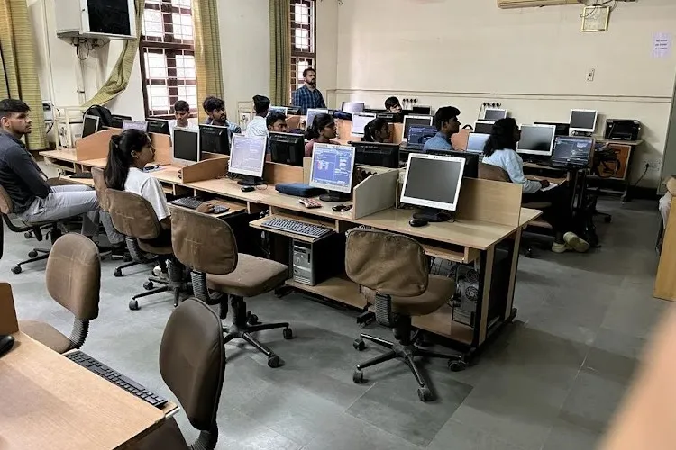 Hindu College, New Delhi