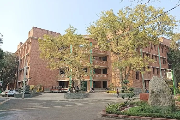 Hindu College, New Delhi