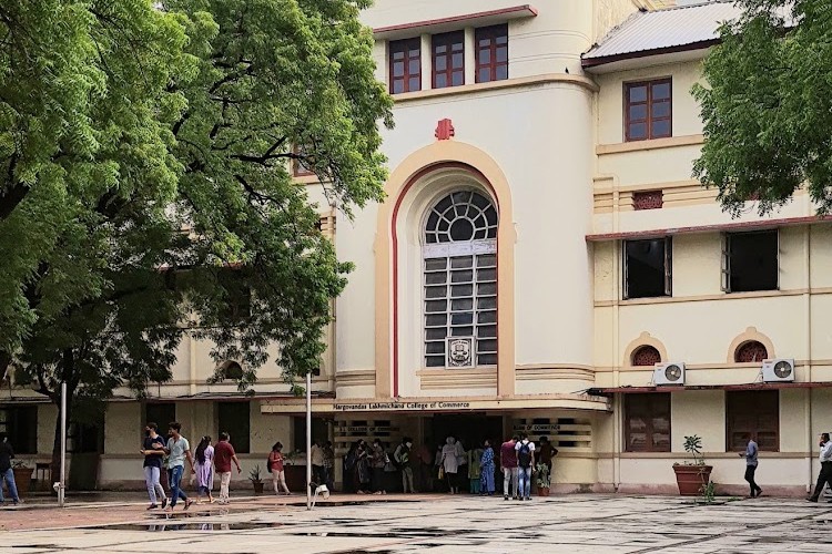 HL College of Commerce, Ahmedabad