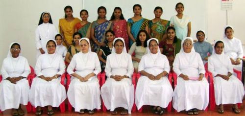 Holy Cross College of Nursing, Kollam