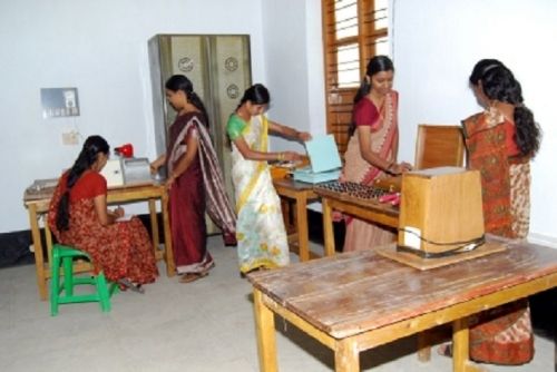 Holy Family College of Education for Women Koduvayur, Palakkad