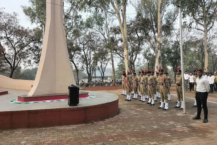 Hutatma Rajguru Mahavidyalaya, Pune