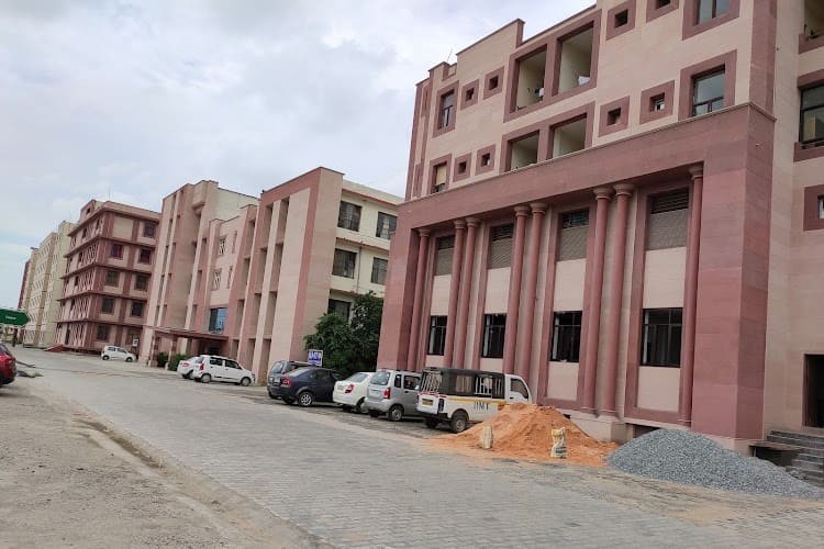 IIMT College of Pharmacy, Greater Noida