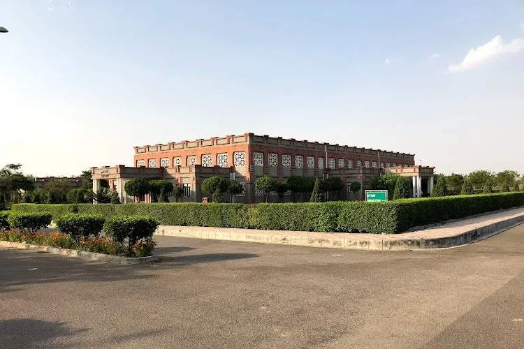 Indian Institute of Management, Lucknow