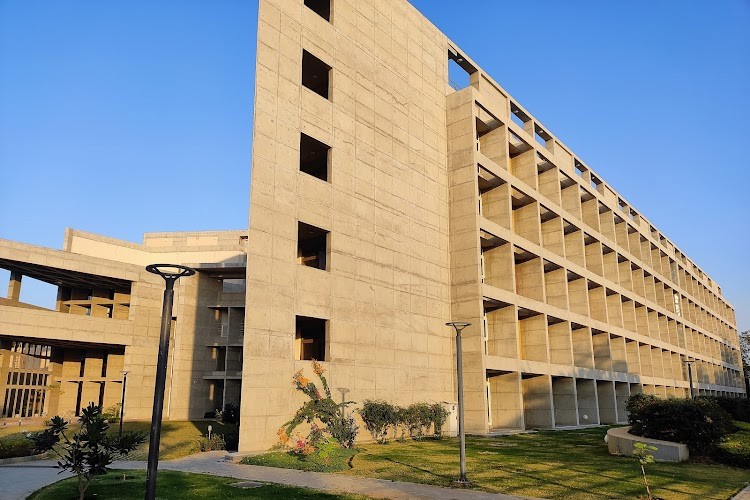 Indian Institute of Technology, Gandhinagar