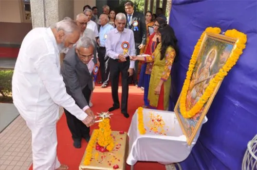 Indukaka Ipcowala College of Pharmacy, Anand