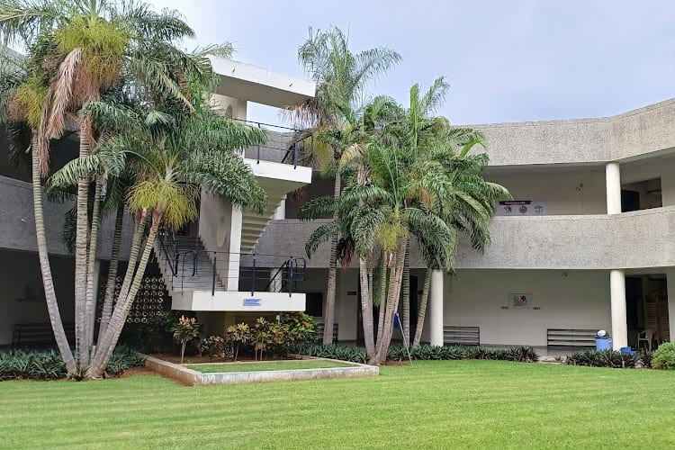 Indukaka Ipcowala Institute of Management, Anand