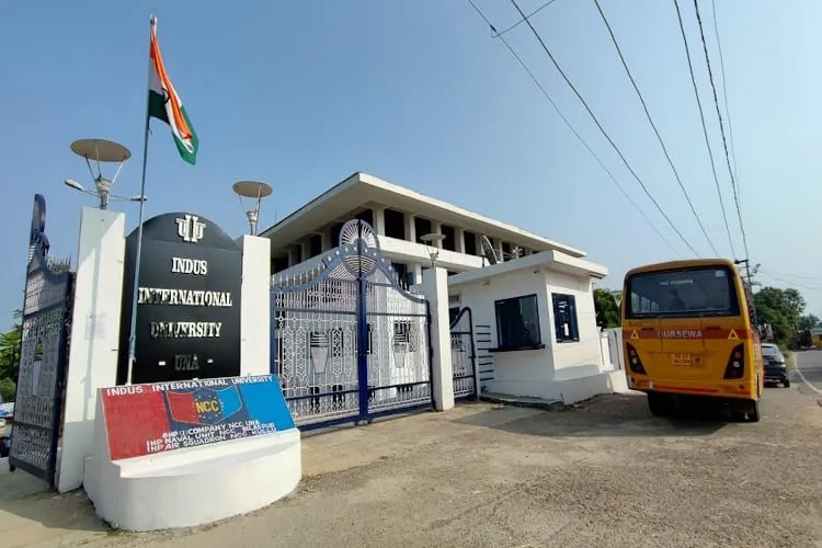 Indus International University, Una