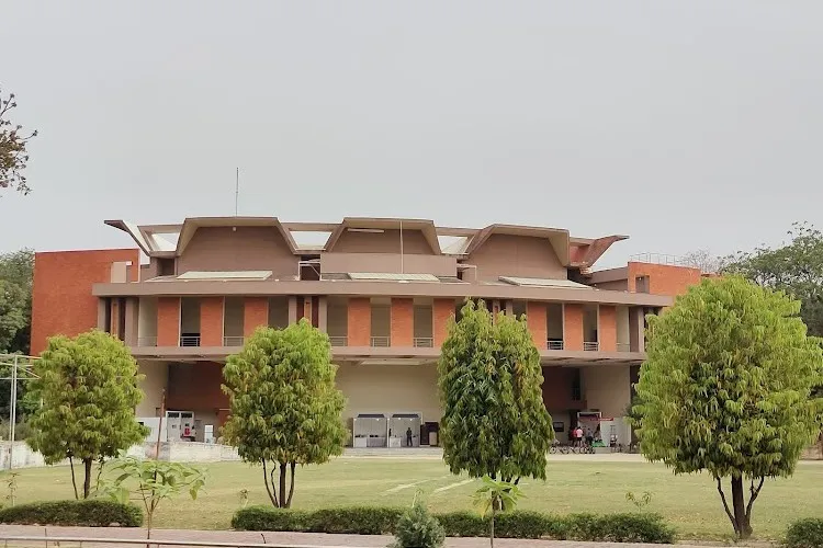 Department of Management Sciences, Indian Institute of Technology, Kanpur