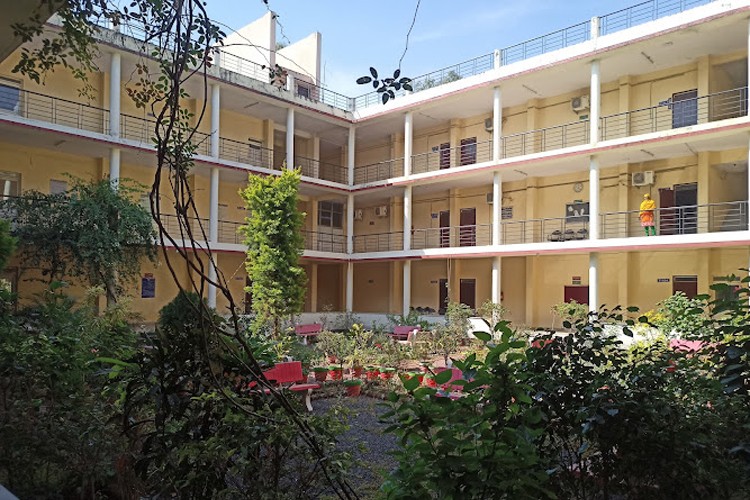 Institute of Engineering and Technology, Devi Ahilya University, Indore