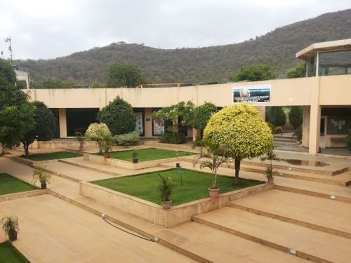 ISB&M College of Commerce, Pune