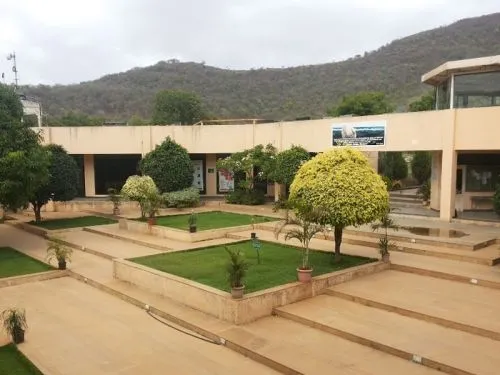 ISB&M College of Commerce, Pune