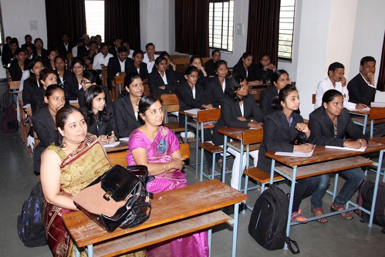 Ismail Saheb Mulla Law College, Satara