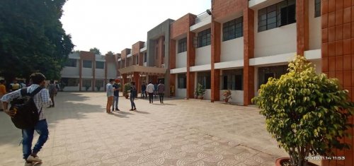 Iswar Saran Degree College, Allahabad