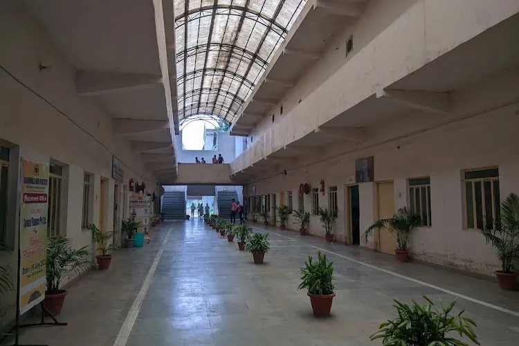 Jhunjhunwala Post Graduate College, Faizabad