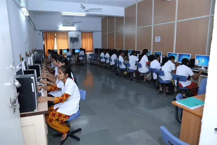Kadi Sarva Vishwavidyalaya, Gandhinagar