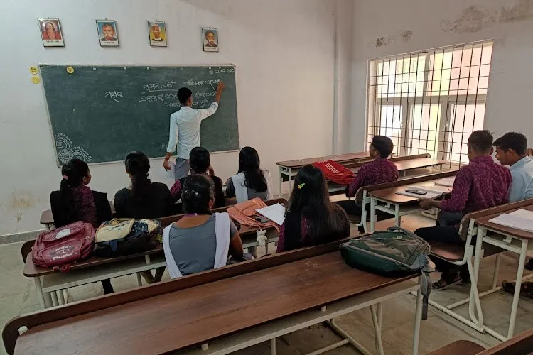 Maa Manikeswari University, Bhawanipatna