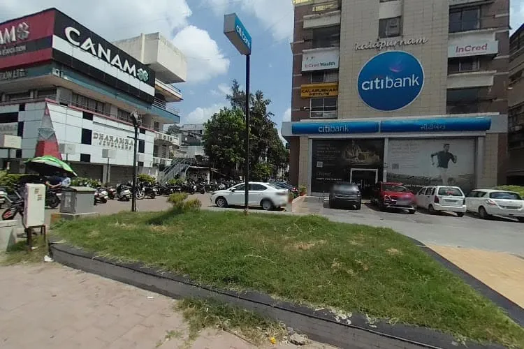 Kalapurnam Institute, Ahmedabad