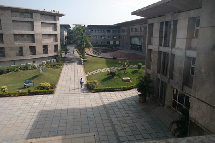 Karnavati School of Dentistry, Gandhinagar