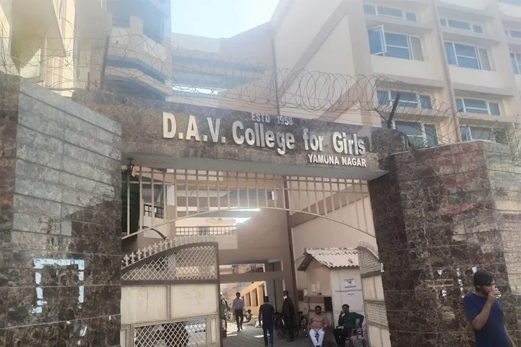 KLE Society's College of Business Administration, Lingaraj College, Belagavi