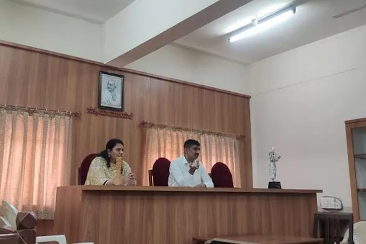 KLE Society's Gurusiddappa Kotambri Law College, Hubli