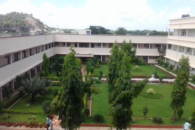 Lal Bahadur College, Warangal