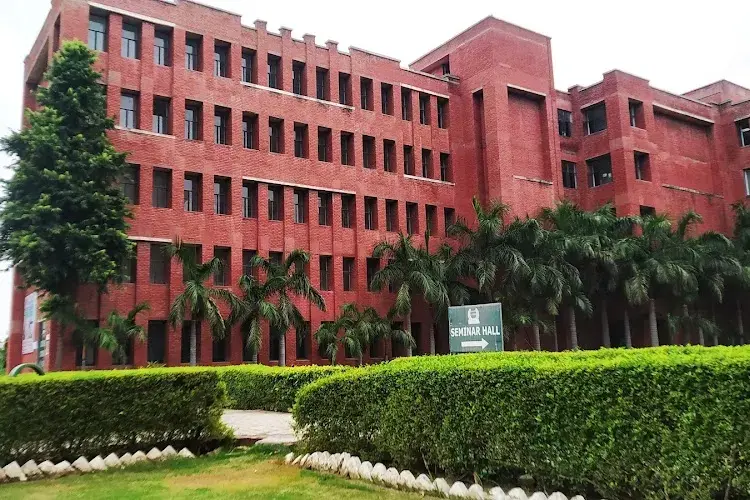 Lloyd Business School, Greater Noida