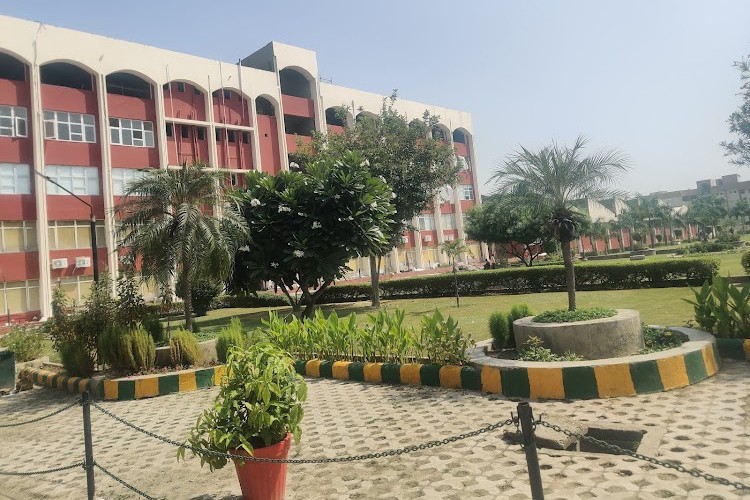 Lloyd Institute of Engineering and Technology, Greater Noida