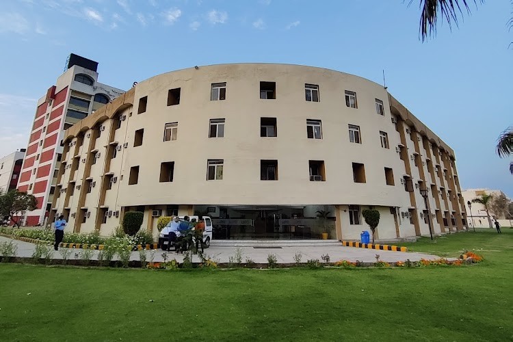 Lloyd Institute of Engineering and Technology, Greater Noida