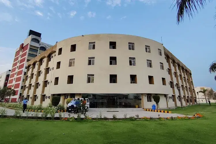 Lloyd Institute of Management and Technology, Greater Noida