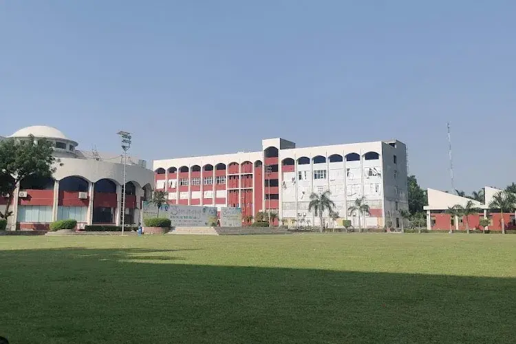 Lloyd Institute of Management and Technology, Greater Noida
