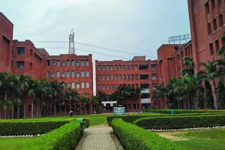 Lloyd Law College, Greater Noida