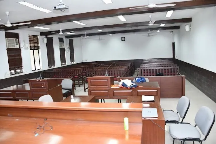 Lloyd Law College, Greater Noida