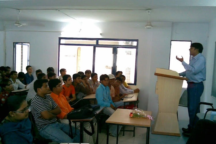 Lokmanya College, Ahmedabad