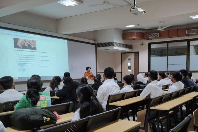 Lords Universal College of Law, Mumbai