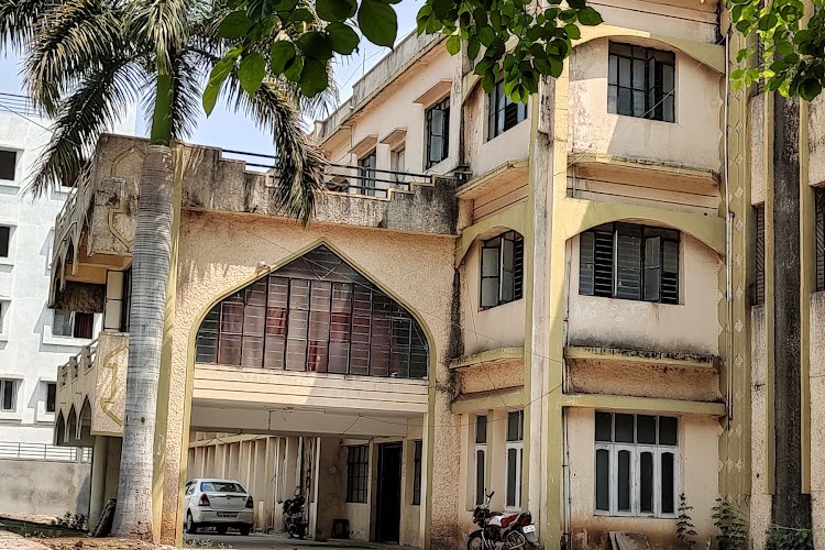 Luqman College of Pharmacy, Gulbarga