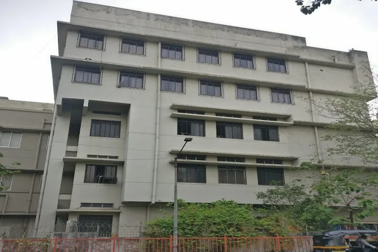 M.L. Dahanukar College of Commerce, Mumbai