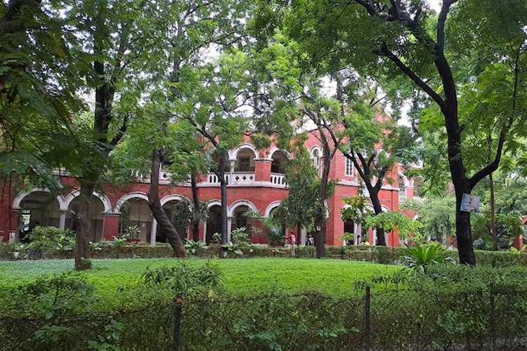 M.T.B. Arts College, Surat