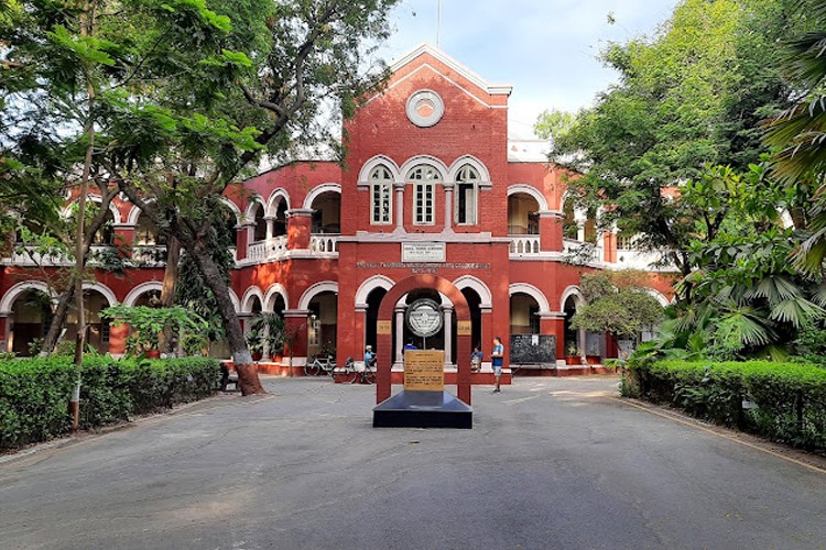 M.T.B. Arts College, Surat