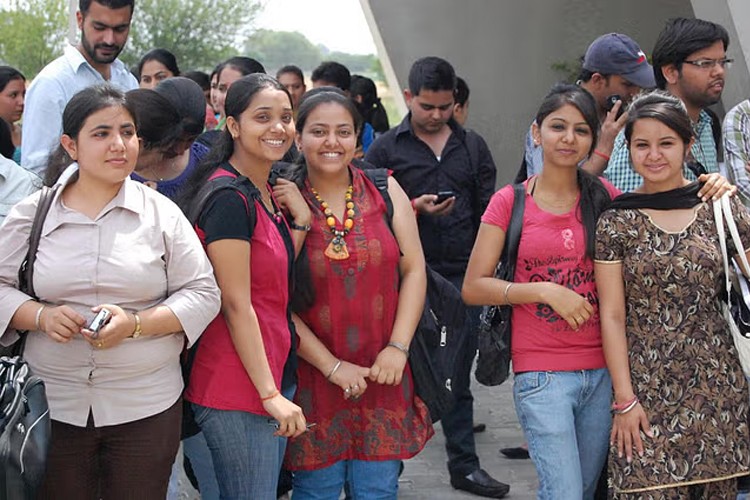 Madhu Vachaspati School of Management, Kaushambi