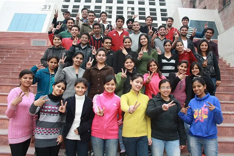 Madhu Vachaspati School of Management, Kaushambi