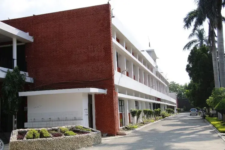 Maharaja Agrasen College, Jagadhri