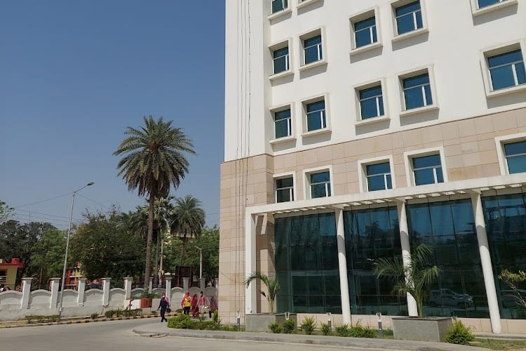 Maharani Laxmi Bai Medical College, Jhansi